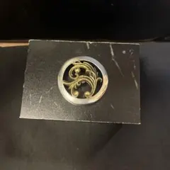 トライバル柄　レザー用金具　シルバー　コンチョ