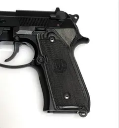 ベレッタ92 木製グリップ ダークウッド BERETTAロゴ刻印入りのサムネイル