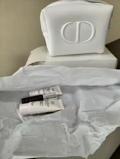 ChristianDior　トライアルキット付き白ポーチ(新品未使用)