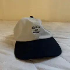 Explore and Adapt キャップ ベージュと青