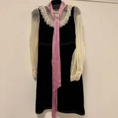 GUCCI エレガントな黒のひざ丈ワンピース　袖レース