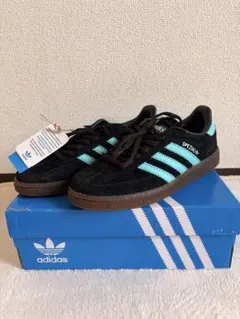 新品未使用 adidas スペツィアル 黒/水色 スニーカーのサムネイル