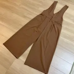 Vネック　サロペット　クルミボタン　ブラウン　茶色　オールインワン