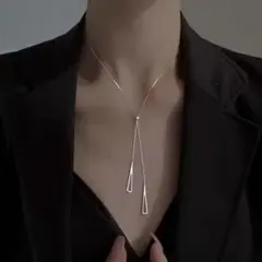 今からの季節に大活躍！　ロングネックレス　ゴールド　おしゃれ　アクセサリー