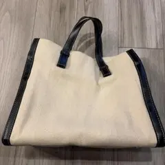 アイボリーと黒のキャンバストートバッグ