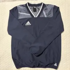 adidas スポーツウェア