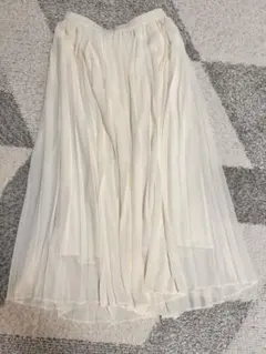 ユニクロ　アイボリー プリーツスカート S