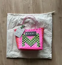 Item thumbnail for item 3d2af521-3ef8-4a76-8abc-73d93f279f3f