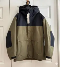 新品未使用　ユニクロ　ハイブリッドダウンスノーボードパーカ　オリーブ　Mサイズ