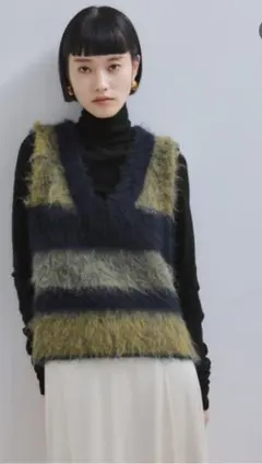 ADAM ET ROPE'　ブラッシュドボーダーベスト