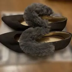 ファー付きブラックパンプス