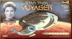Revell U.S.S. VOYAGER モデルキット【アメコミ調外箱】のサムネイル