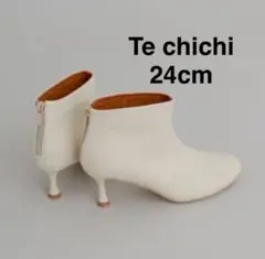 新品　訳あり　Te chichi テチチ 白 ミドルブーツ 24cmのサムネイル