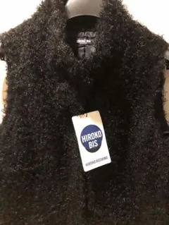 ジェイ様専用　HIROKO BIS 黒　未使用 シャギー調ベスト　替えボタン付き