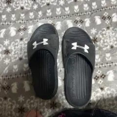 Under Armour ブラック スライドサンダルのサムネイル