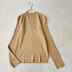美品✨フォクシー 上質ニット 長袖 カシミヤ シルク Ｖネック キャメル 38のサムネイル