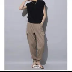 新品　タグ付き　Arpege story  カーゴパンツ 新品未使用タグ付 arpege storyサテンカーゴパンツ白SS サテン