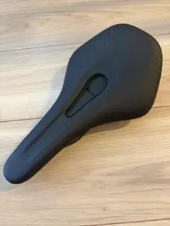 FIZIK RIDON サドル　カーボンレール 145mm 新品未使用品のサムネイル