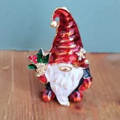 新品　金属製エナメル装飾ブローチ　ガーデンノーム　サンタクロース　クリスマス