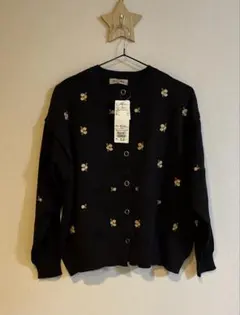 新品タグ付き！花刺繍リングドットボタンカーディガン