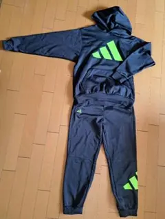 adidas　スウエットパーカー　上下セット　160