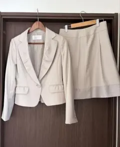 ベージュ ジャケット スカート セット　フォーマルスーツセット