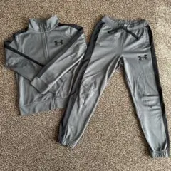 Under Armour グレー ジャージセット　YSM 130cm