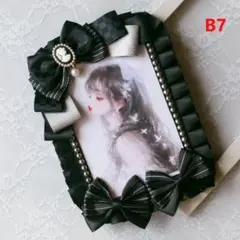 63.B7 硬質ケース 写真L トレカ◾️リボン フリル◾️黒、ブラック、シルバー