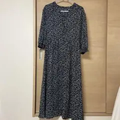 ロングワンピース 長袖花柄