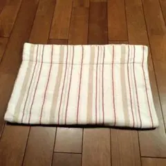 ストライプデザインのブランケット