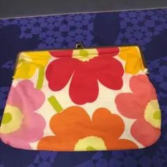マリメッコ（marimekko）のウニッコ（Unikko）柄のがま口ポーチ 暖色
