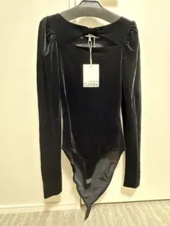 GANNI ブラックベルベットボディスーツ