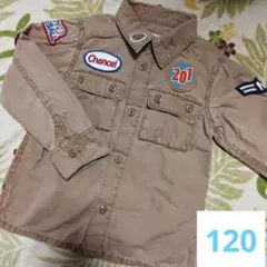 ワッペン付きベージュ長袖シャツ