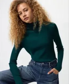 UNIQLO メリノリブタートルネックセーター グリーン