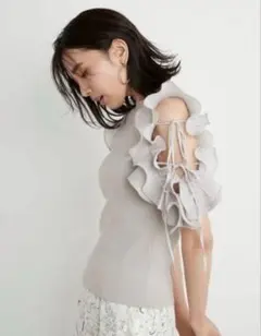 SNIDEL Sustainableフリルスリーブニットプルオーバー