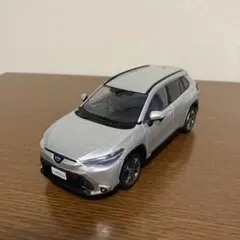 非売品】トヨタ COROLLACROSS ミニカー ホワイト カラーサンプル