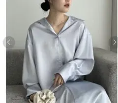 新品✨SNIDEL バックスリットサテンシャツ ライトブルー 24SSのサムネイル