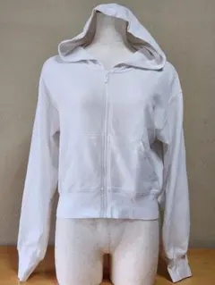 【購入前に連絡願います】GU トレーニングパーカー 冷房対策 S 古着