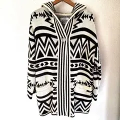 【美品】ニット仕様　ポンチョネイティブ柄　フリーサイズ フード付きコート