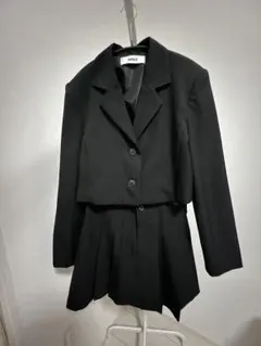 ブラック セットアップ クロップドジャケット DHOLIC