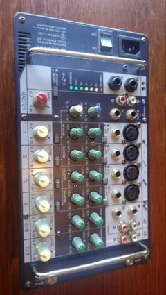 YAMAHA ヤマハ stagepas 300 パワードミキサー Yamaha STAGEPAS 300 - Portable P.A. System STAGEPAS300 B&H Photo