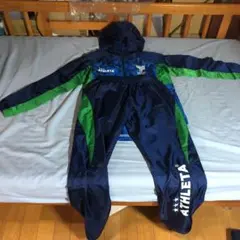 アスレタ社製のジャージ上下セット