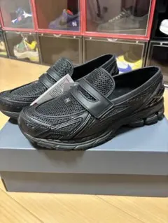 ブラック スニーカー