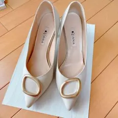 美品★DIANA ホワイト ポインテッドトゥ ハイヒールのサムネイル