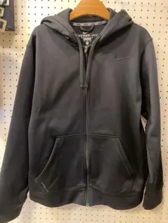 Nike ブラック フルジップパーカー