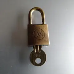 Item thumbnail for item d8d38f1d-4feb-432f-a8e3-0785eb73640d