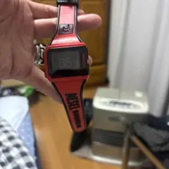 今月までの大特価！ DIESEL デジタル腕時計 一年使用のサムネイル