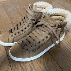 2025年最新】UGGファースニーカーの人気アイテム - メルカリ
