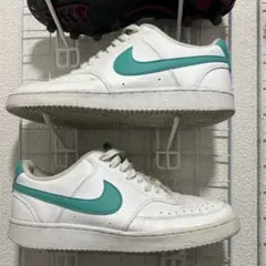 Nike ホワイト/ターコイズ スニーカー