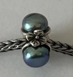 TROLLBEADS トリプルパールブラックチャーム